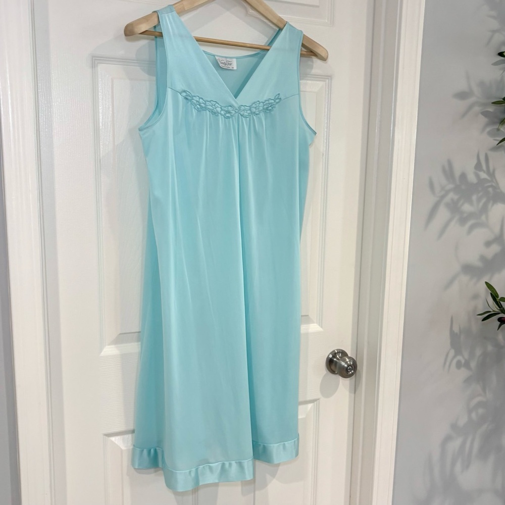VTG Aqua Mint Blue Two-Piece Nylon Peignoir Nightgown & Robe Set Size M & L USA - Picture 4 of 17